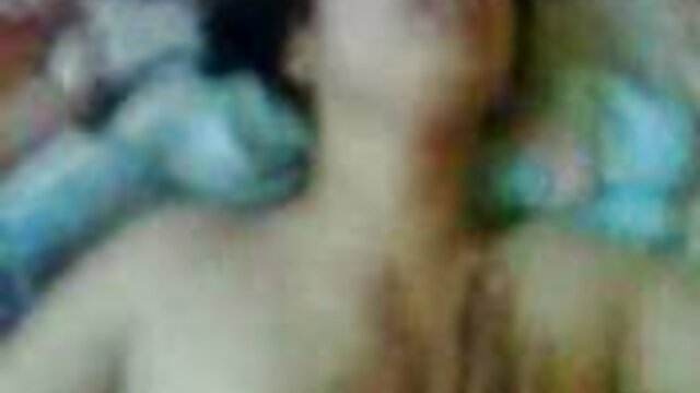 愛のカップルは、テーブルの上部にある部屋で荒い肛門性交を持っています。 女性 用 アダルト ビデオ 無料