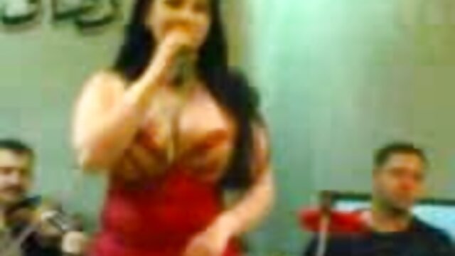 スキニーブロンドは、フェラチオで男を目覚めさせる 女 用 エロ 動画 無料