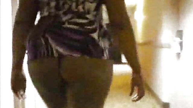 シェフは机の上にセクシーなブロンドの肛門の穴を犯す。 女性 専用 えろ 動画