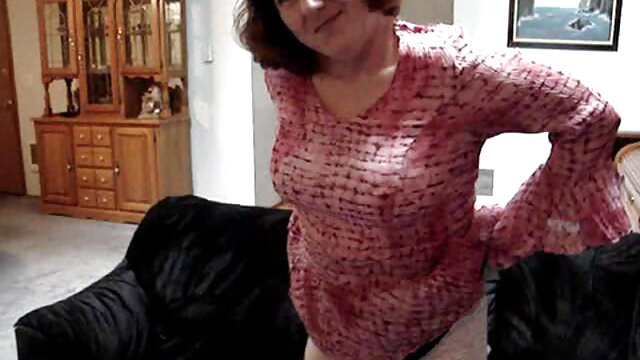 ロシアの美しさはすぐに二つのメンバーのお尻 エロ 動画 無料 ラブラブ
